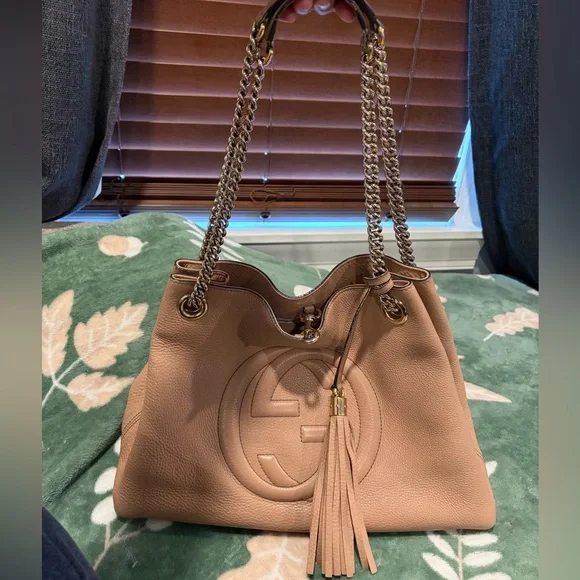 Gucci Beige Leather Shoulder Bag with Gold Chain - Picture 3 of 17